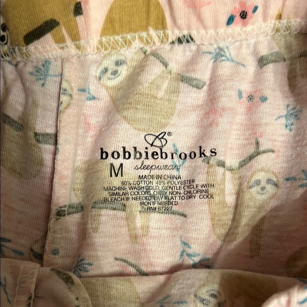 Sloth Print women’s Pajamas Set - Bobbie Brooks size medium - Picture 6 of 6